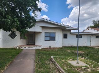 1108 W 14th Ln, Portales, NM 88130