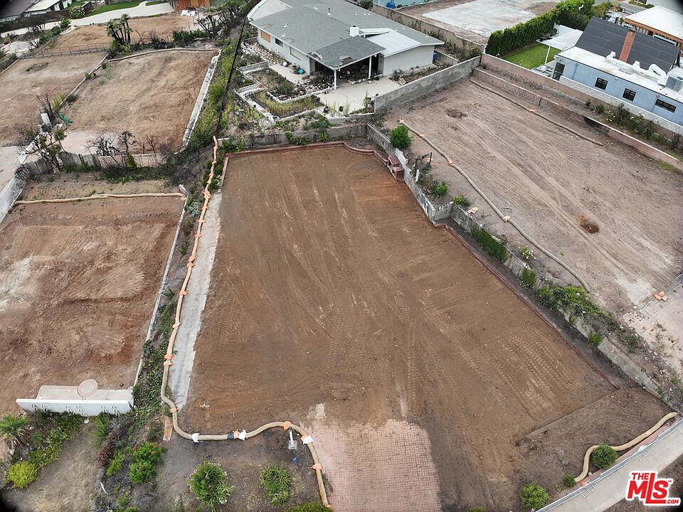 2nd image of 3649 Surfwood Rd