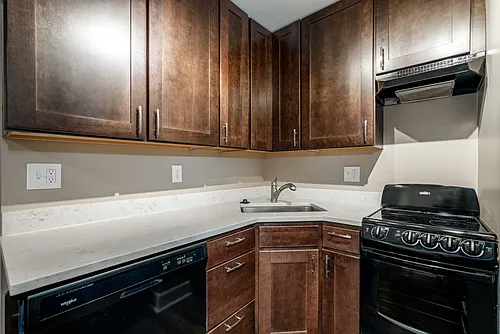 866 N. High St. Photo 1