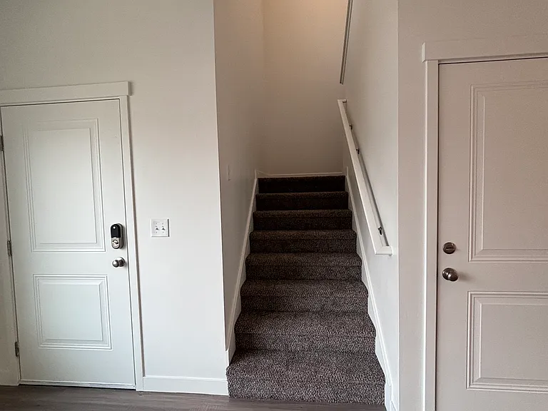 860 Place Townhomes — Photo 91