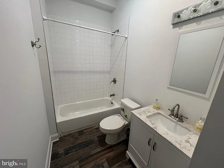 3228 W Diamond St #2 — Photo 7