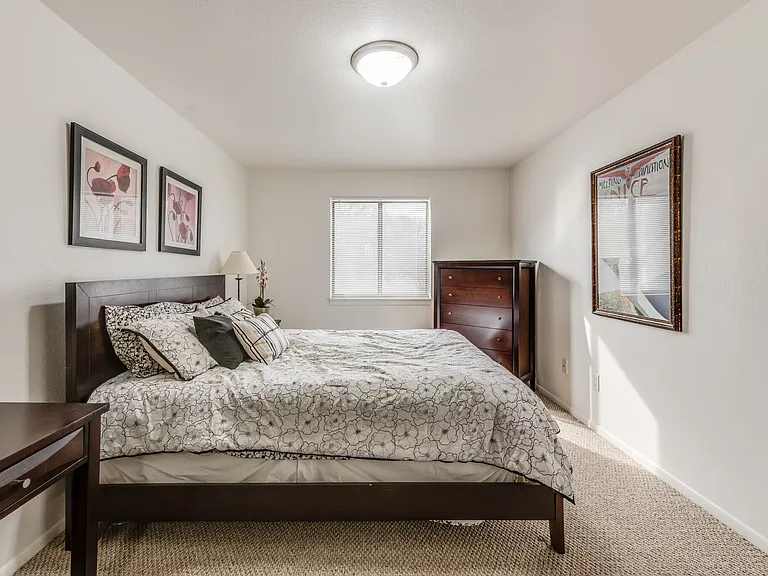 Chestnut Hills Apartments — Photo 12