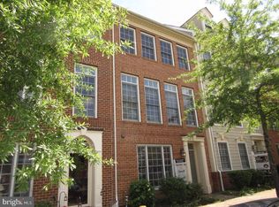 462 Ferdinand Day Dr, Alexandria, VA 22304
