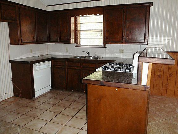 3rd image of 503 Malone St