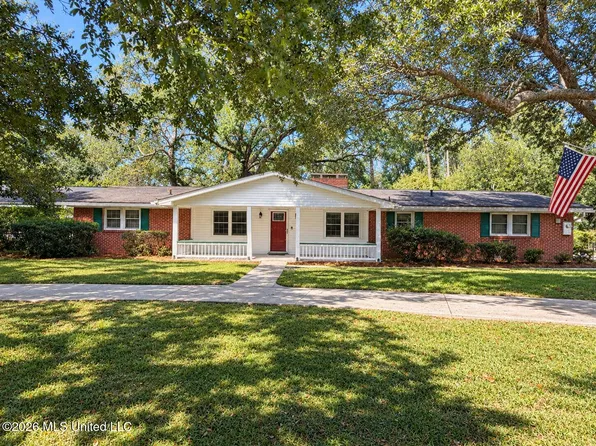 13700 Docena Cir, Ocean Springs, MS 39564