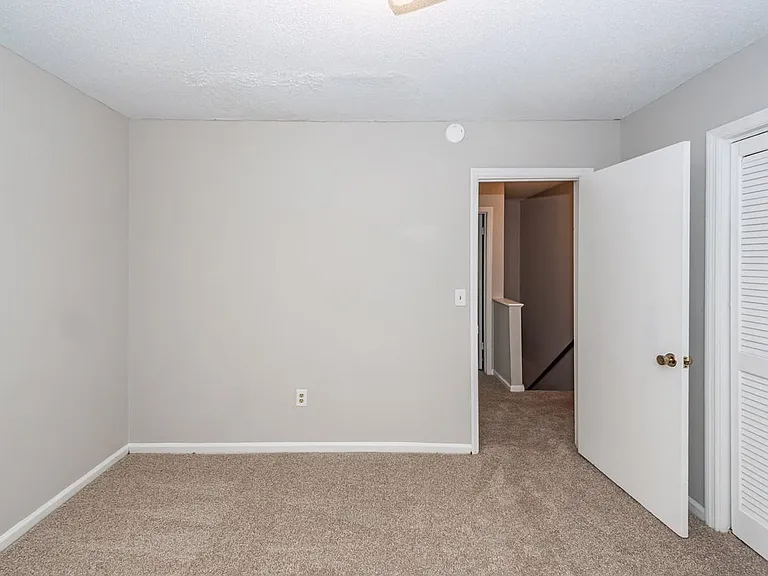 296A Fleming Rd — Photo 31