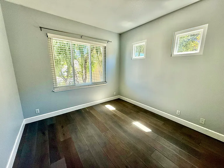 4238 Diavila Ave — Photo 34