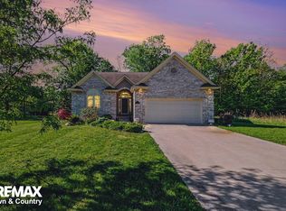 2234 Emeraldwood Trl, Flushing, MI 48433