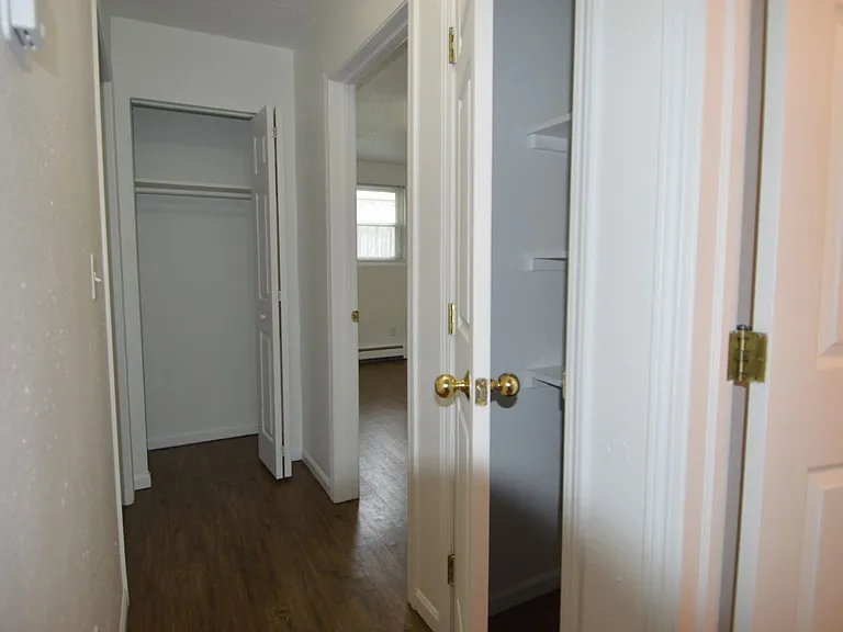 Evergreen Apartments — Photo 6
