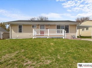 3210 S 40th St, Omaha, NE 68105