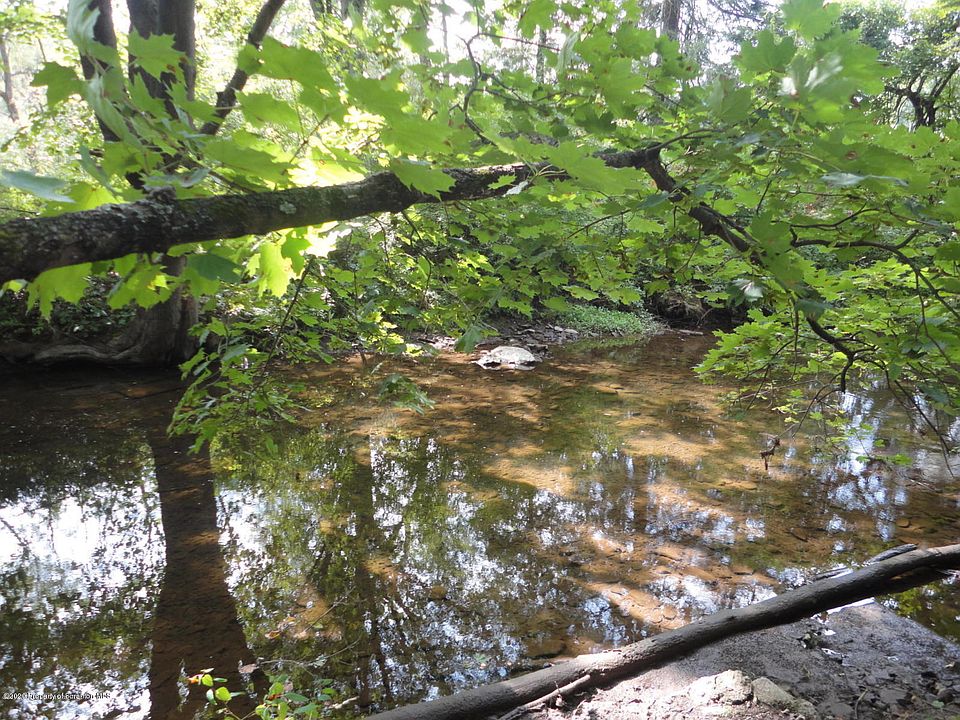 2nd image of 215 S Turnpike Rd #A