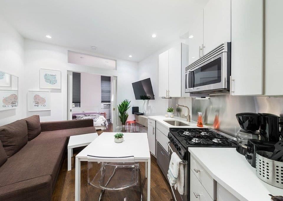2nd image of 440 10th Ave #3RF