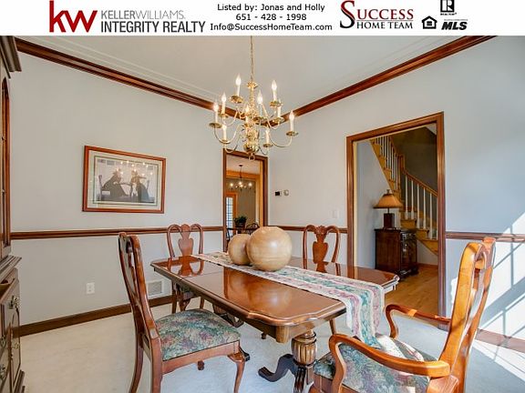 4th image of 725 Country Lakes Dr