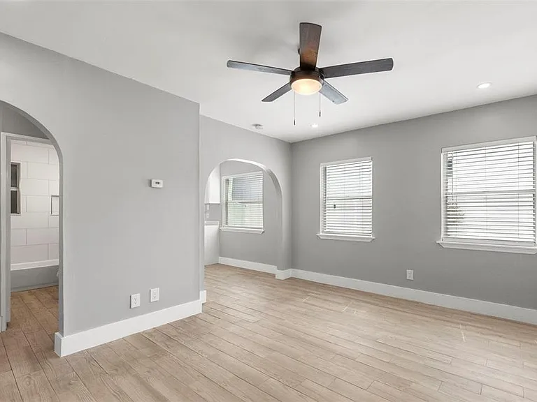 1906 W Gray St — Photo 10