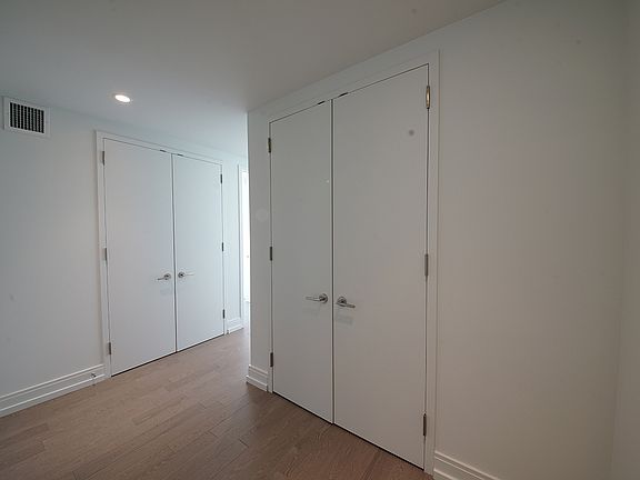 4th image of 555 10th Ave APT 45B