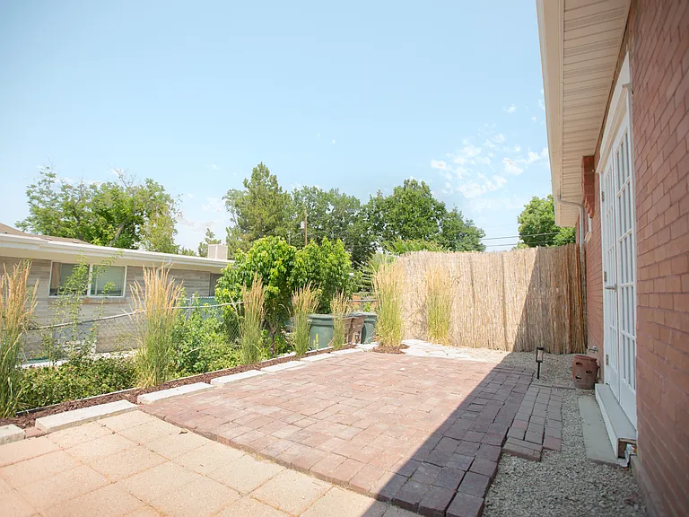 1203 E Roosevelt Ave — Photo 17