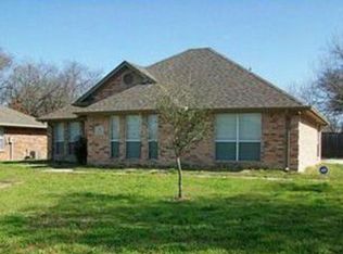 401 N Elm St, Blooming Grove, TX 76626