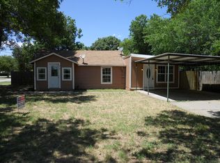 210 W Cherry St, Nocona, TX 76255