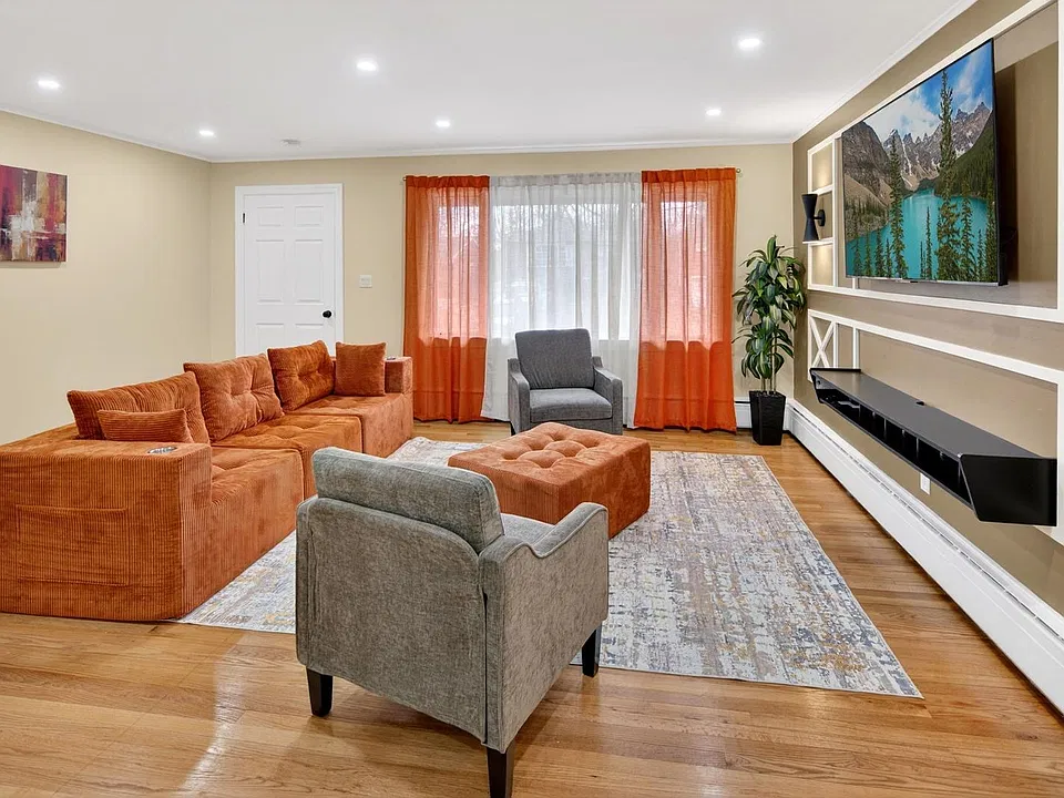 44 Fullerton St #1