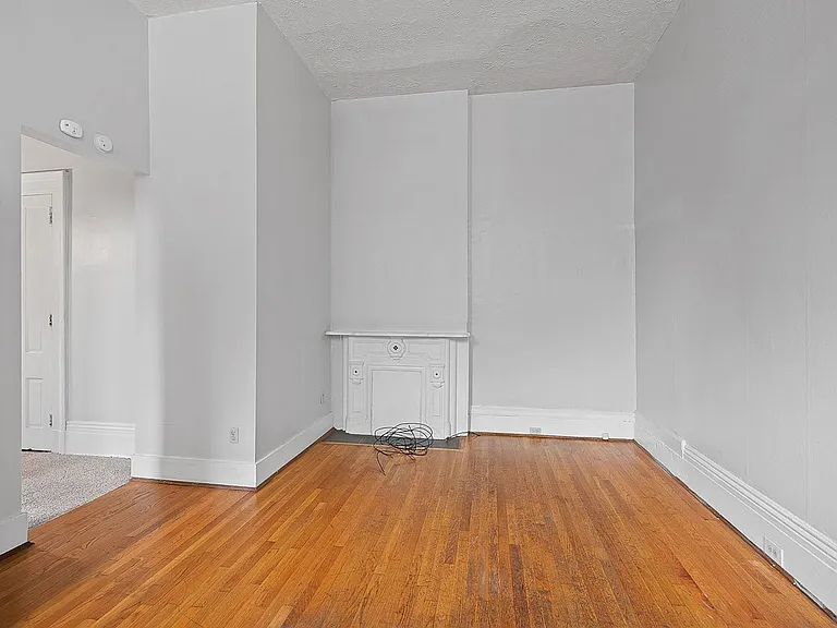 2419 Vine St #1 — Photo 6