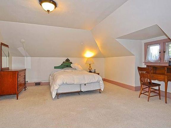 Upper Bedroom
