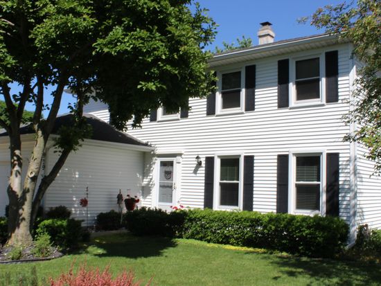 929 Pheasant Walk Dr, Schaumburg, IL 60193