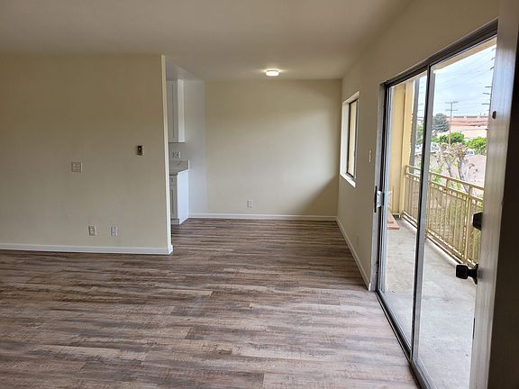 3rd image of 406 W Regent St