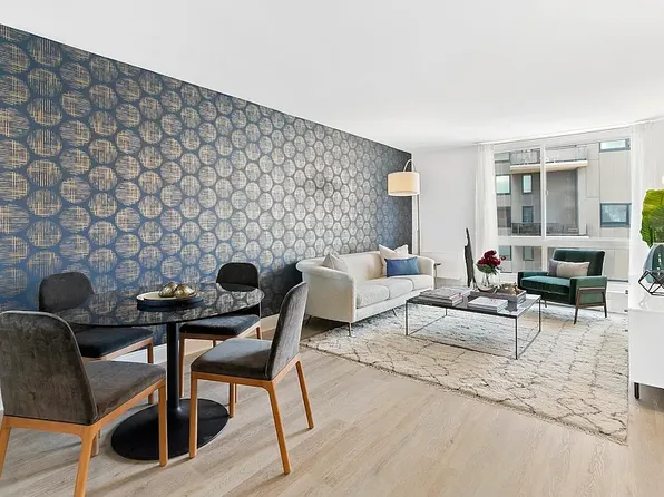 540 Main St APT 438, New York, NY 10044