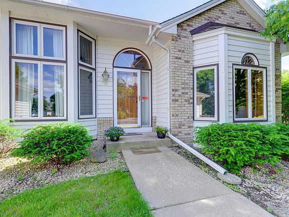 2nd image of 9141 Barrington Ct N