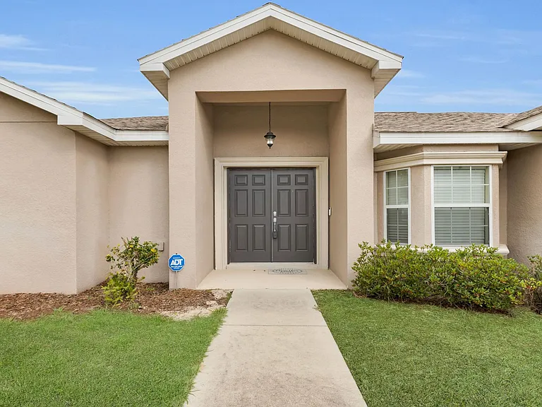 11302 SW 62nd Cir — Photo 2