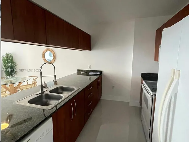 1200 Brickell Bay Dr #31004 — Photo 6
