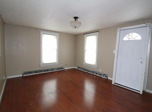 4th image of 1217 Worden Ave