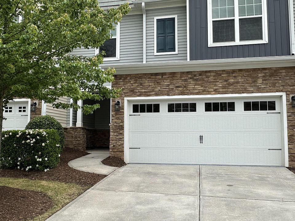 1st image of 208 Wildfell Trl
