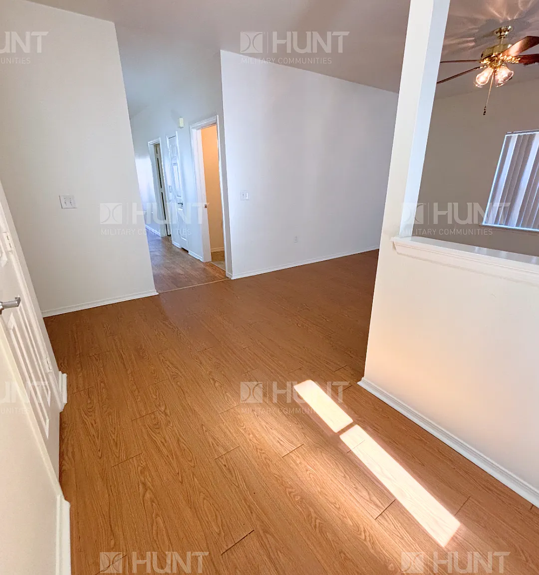 3 bed, 2.5 bath, 1890 sqft, $2,050 — Photo 3