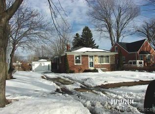 147 Riverside Dr, Mount Clemens, MI 48043