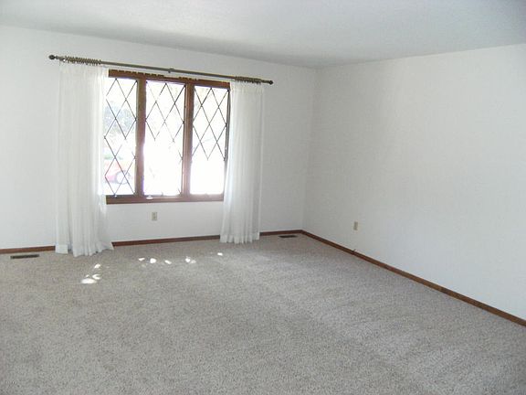 4th image of 583 Maryland Ave NE
