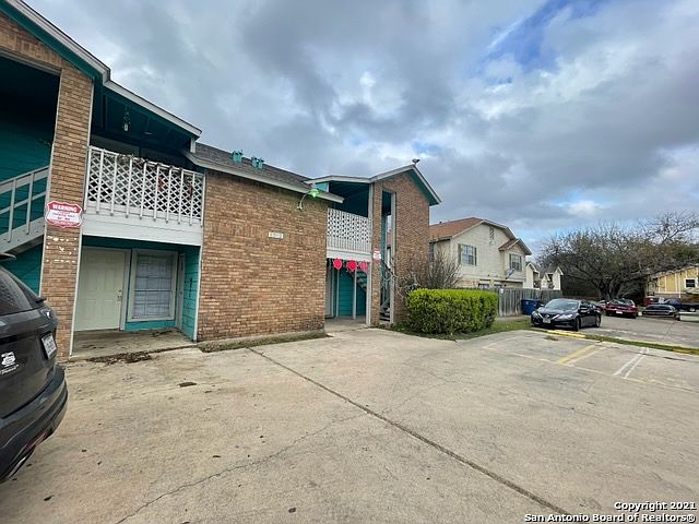 1st image of 5212 Meadow Fld APT 1