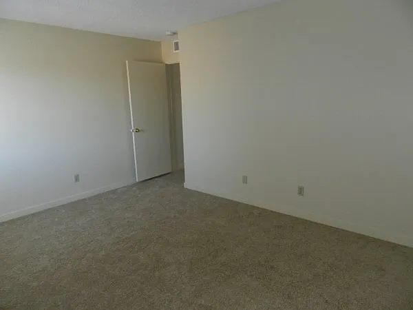1158 Rosedale Ave #4 — Photo 5