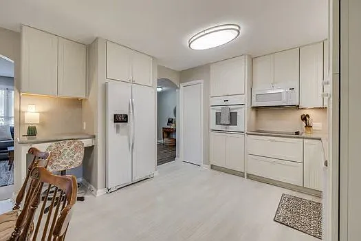 5013 Emerald Dr — Photo 4