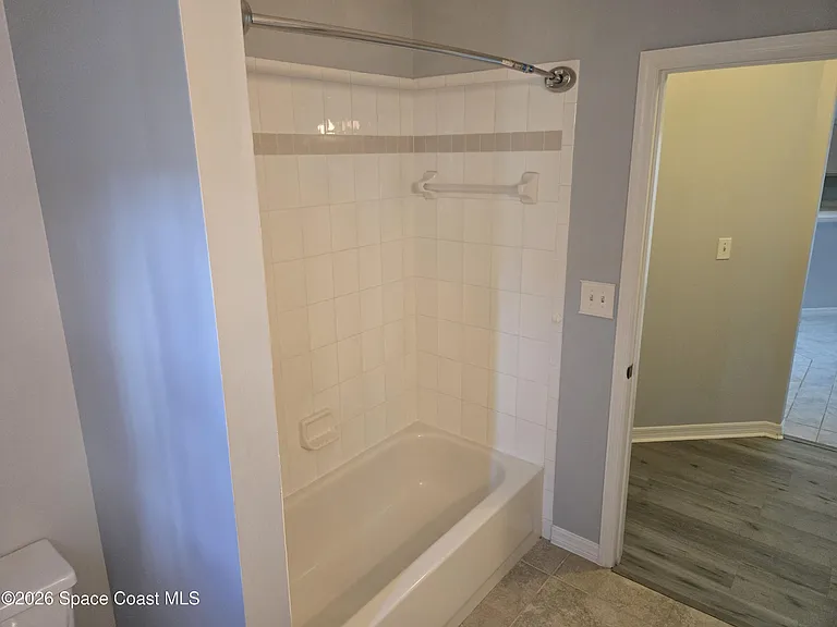 292 Carmel Dr — Photo 14