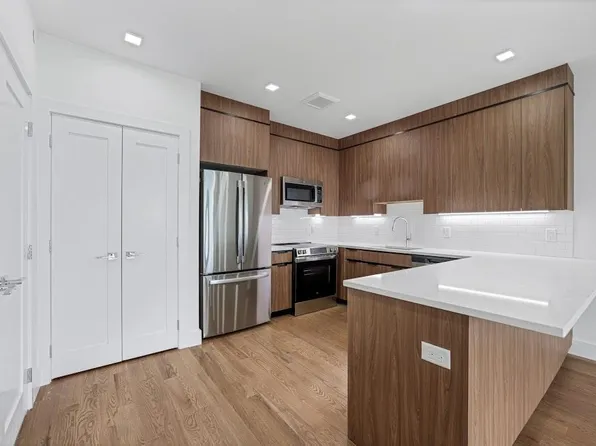 8404 4th Avenue image 7 of 36