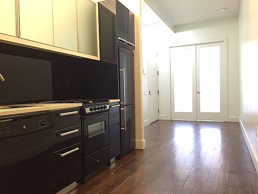 4th image of 72 Maujer St #1N