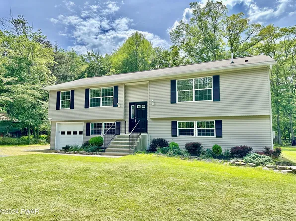 226 Lake Dr, Dingmans Ferry, PA 18328