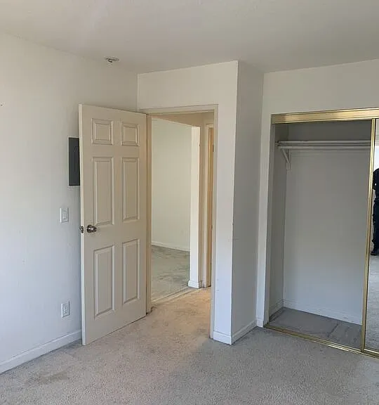 545 S Manhattan Pl #11 — Photo 8