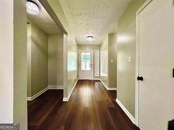 5th image of 2034 Corners Cir