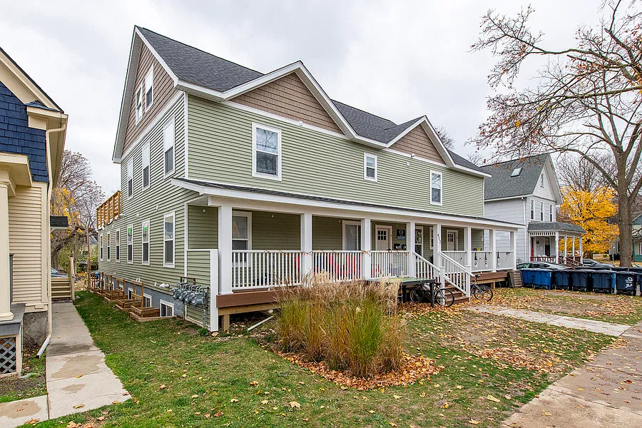 6 bed, 6.5 bath, 1486 sqft, $8,550 — Photo 1