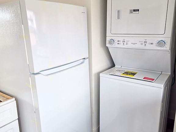 4th image of 419-429 N Eastwood Ave #425