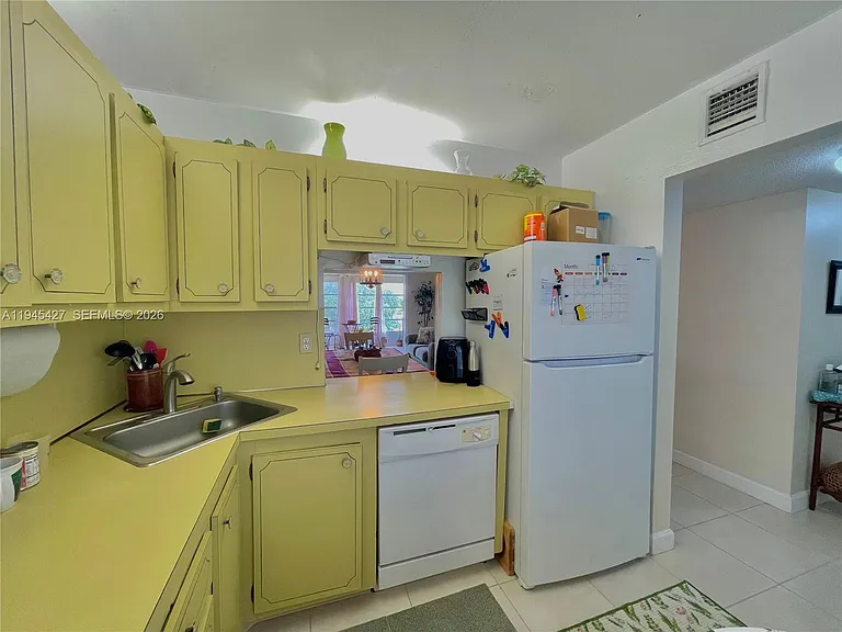 6350 NW 62nd St #308 — Photo 5