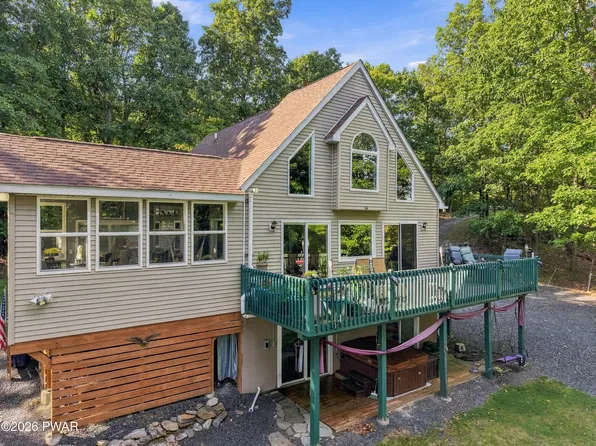 161 Lakewood Dr, Dingmans Ferry, PA 18328
