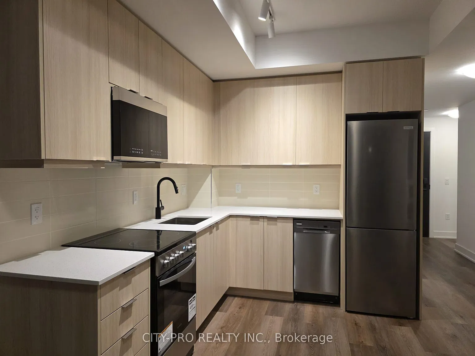2 bed, $2,500 — Photo 2